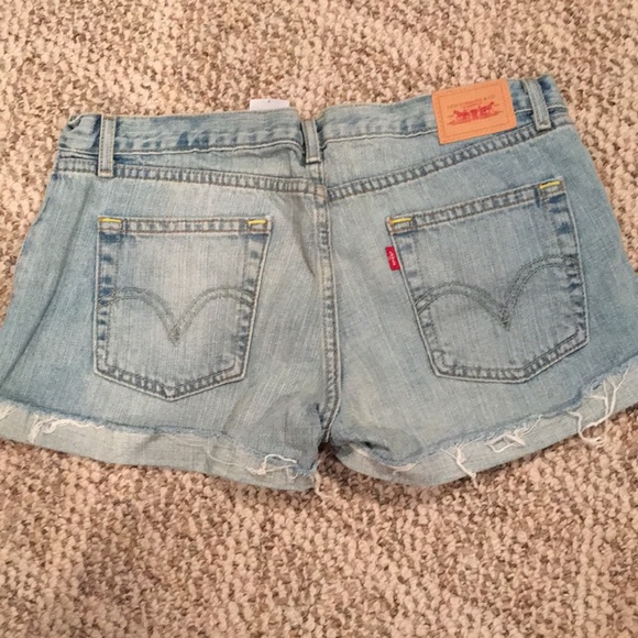 Shorts - Picture 2 of 3